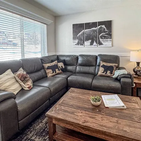 Inn Building Condo 112, Updated Beautiful Condo
